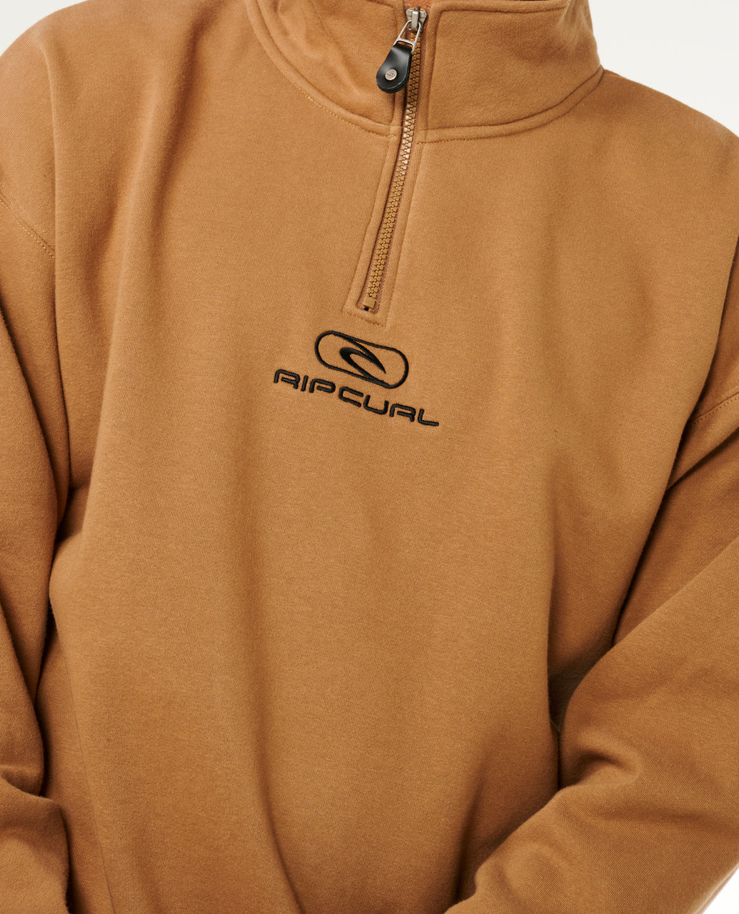 PILL ICON 1/4 ZIP CREW - mocha