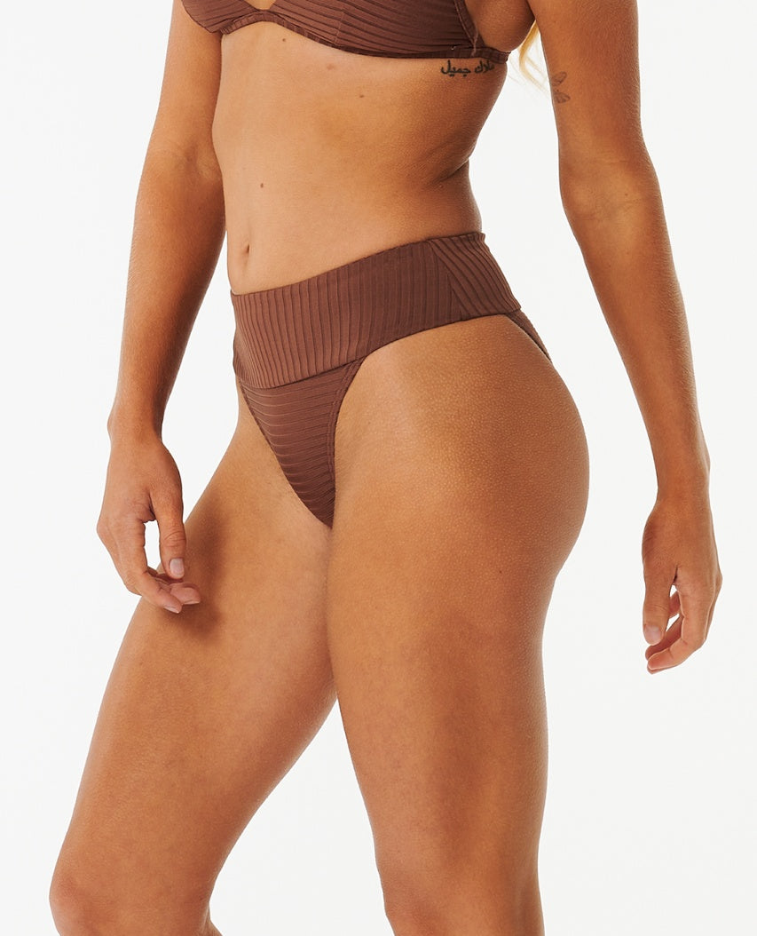 PREMIUM SURF HIGH CHEEKY - brown