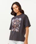 UTOPIAN DREAMS HERITAGE TEE - washed black