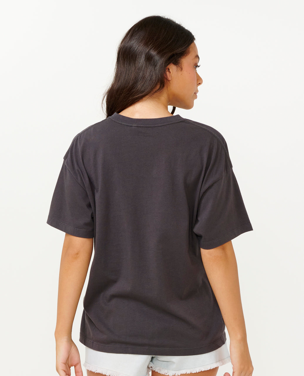 UTOPIAN DREAMS HERITAGE TEE - washed black