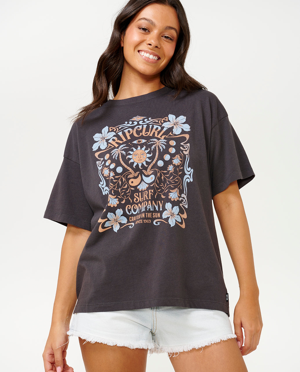 UTOPIAN DREAMS HERITAGE TEE - washed black