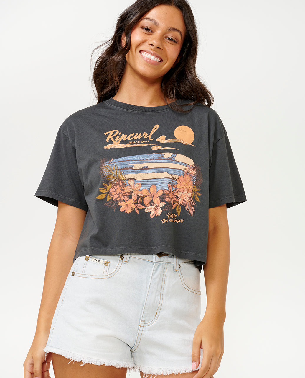 WAVE GLIDERS CROP TEE - washed black