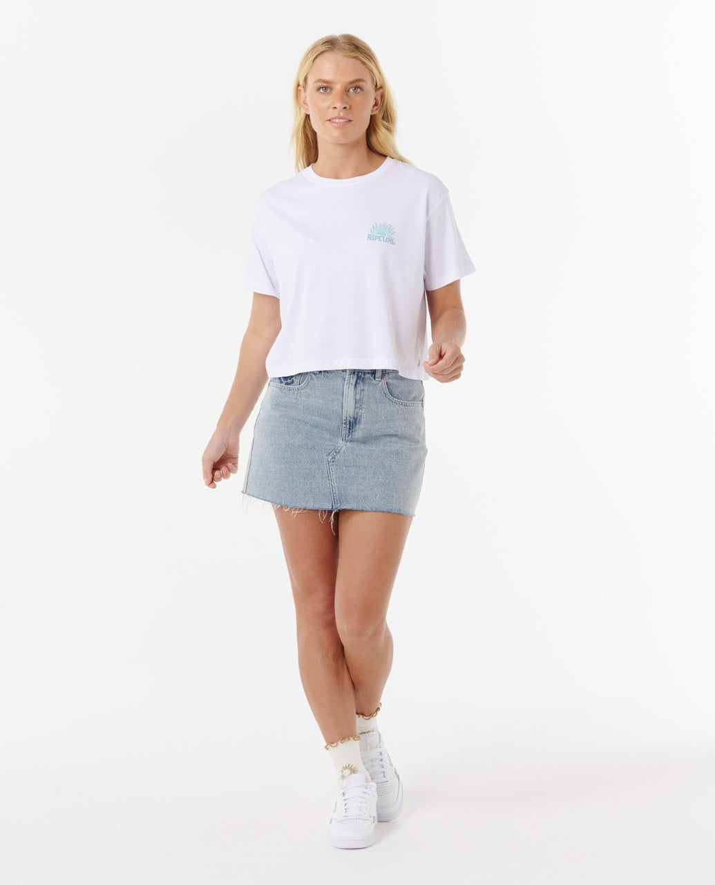 SUNRISE CROP TEE - white