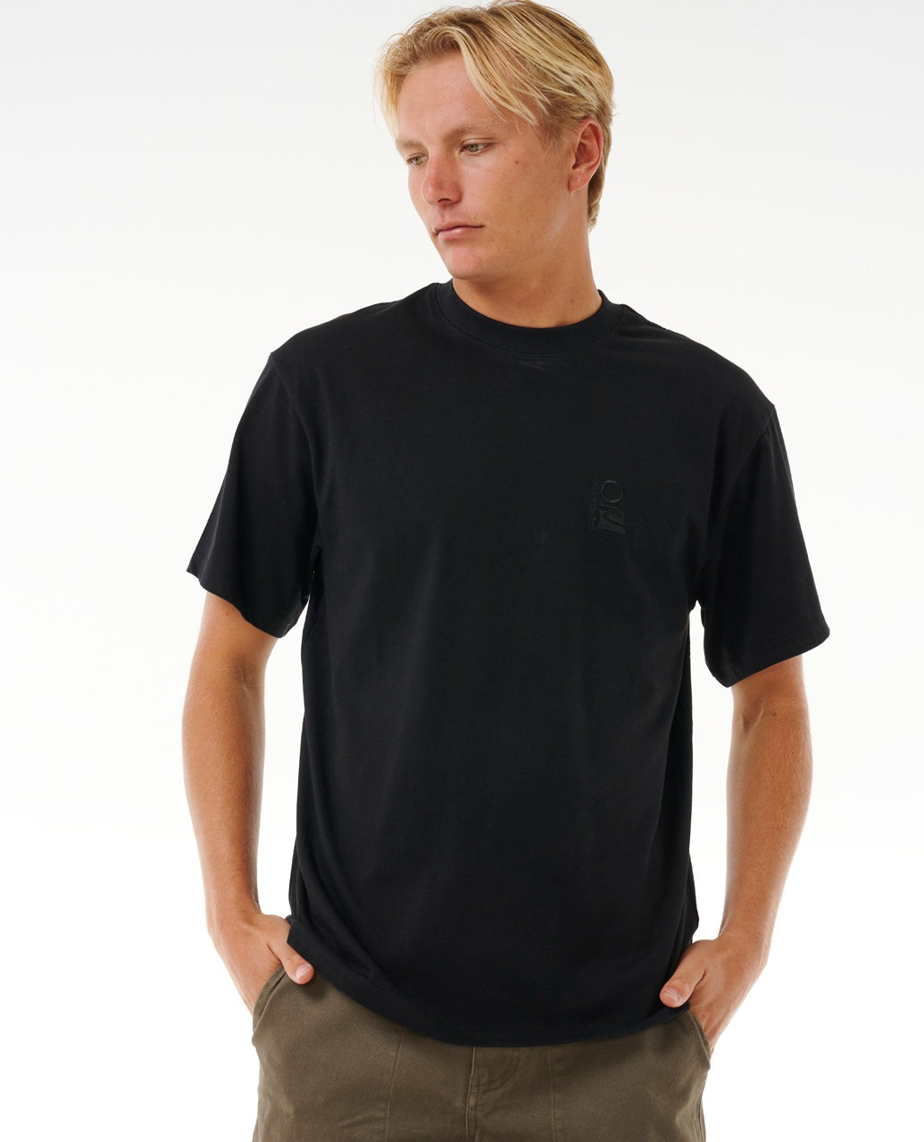 SEARCH EMBROIDERY TEE - black