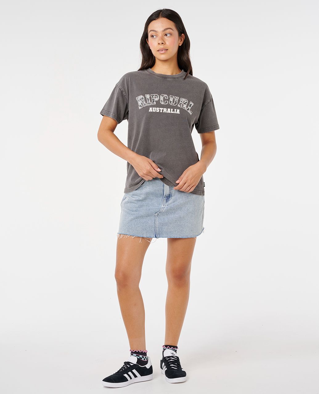 VARSITY RELAXED DEST T - washed black