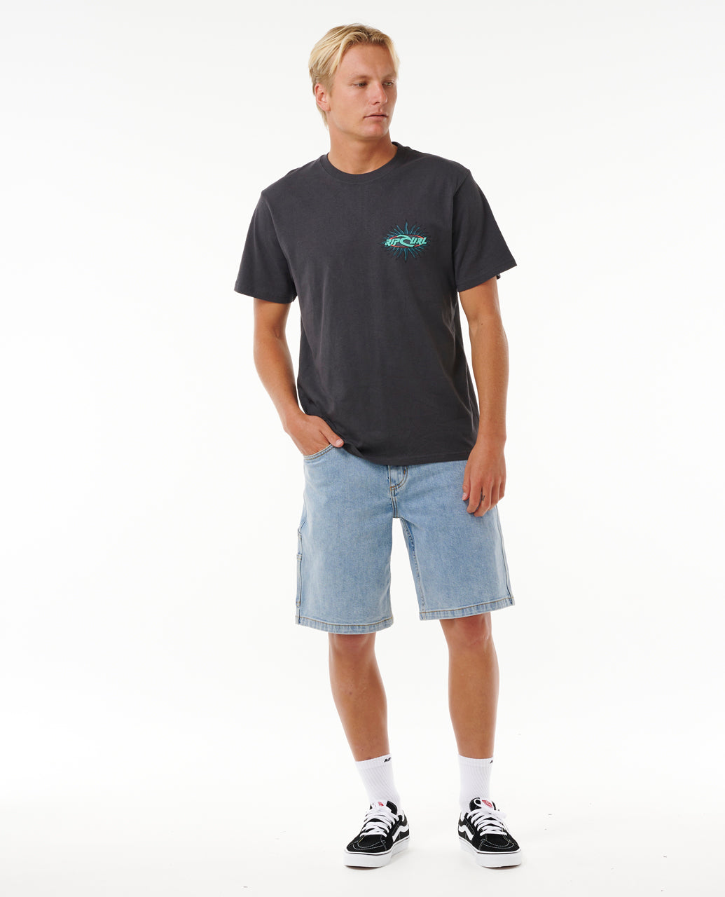 QUEST OVAL BURST TEE - washed black