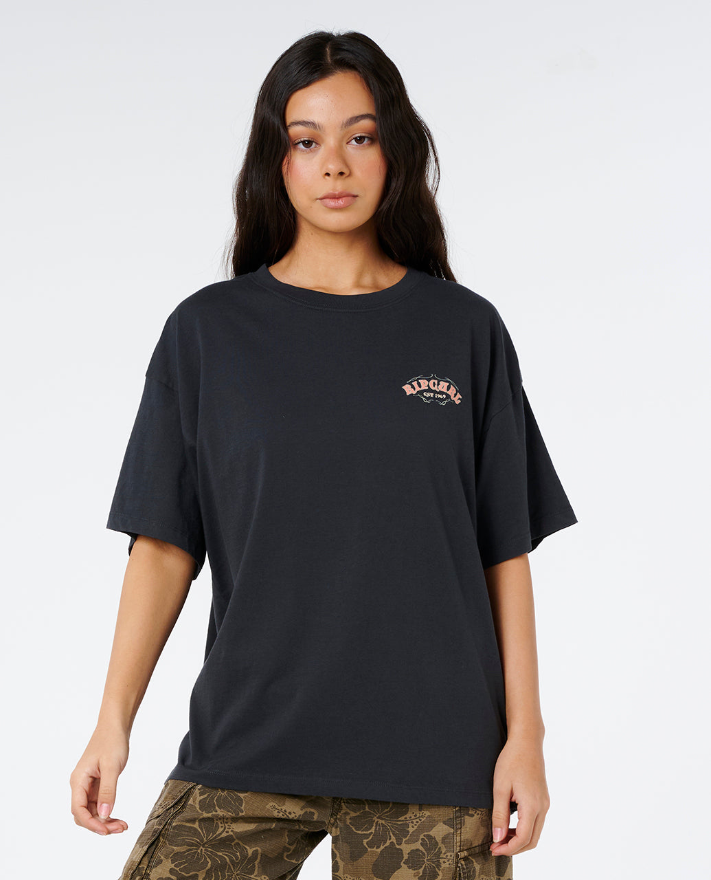 HALF MOON BAY HERTGE TEE - washed black