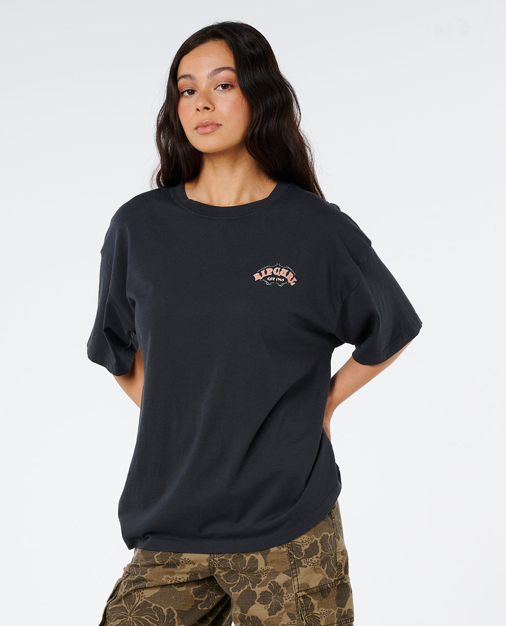 HALF MOON BAY HERTGE TEE - washed black
