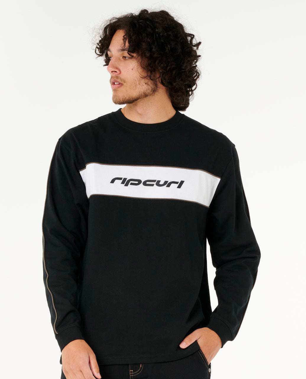 ARCHIVE L/S TEE - black