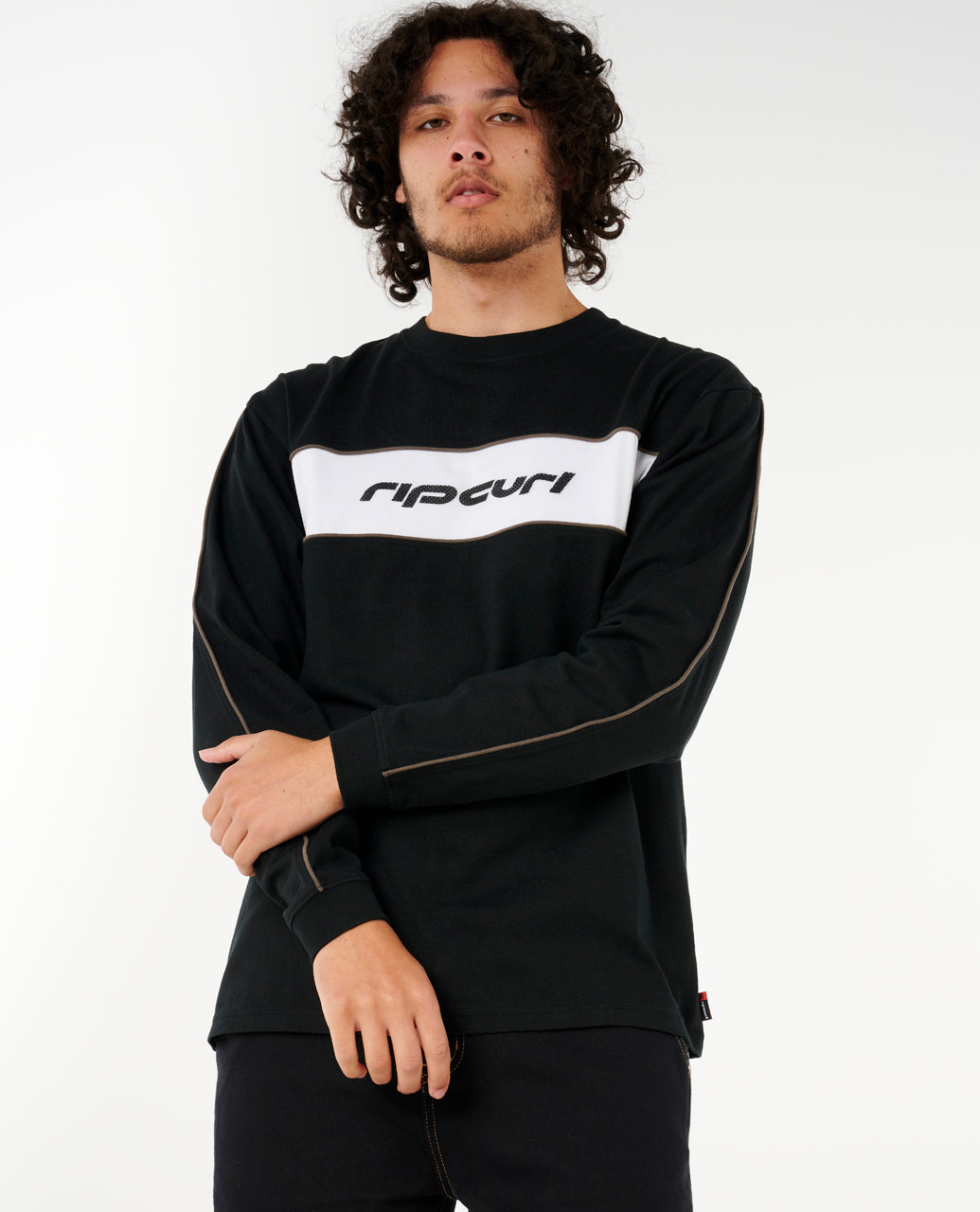 ARCHIVE L/S TEE - black