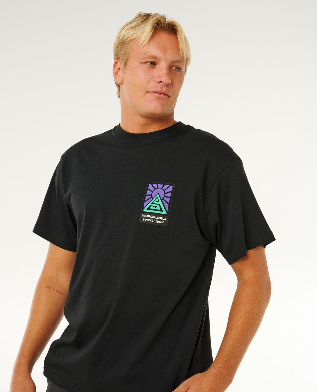 SEARCH DAWN TEE - black