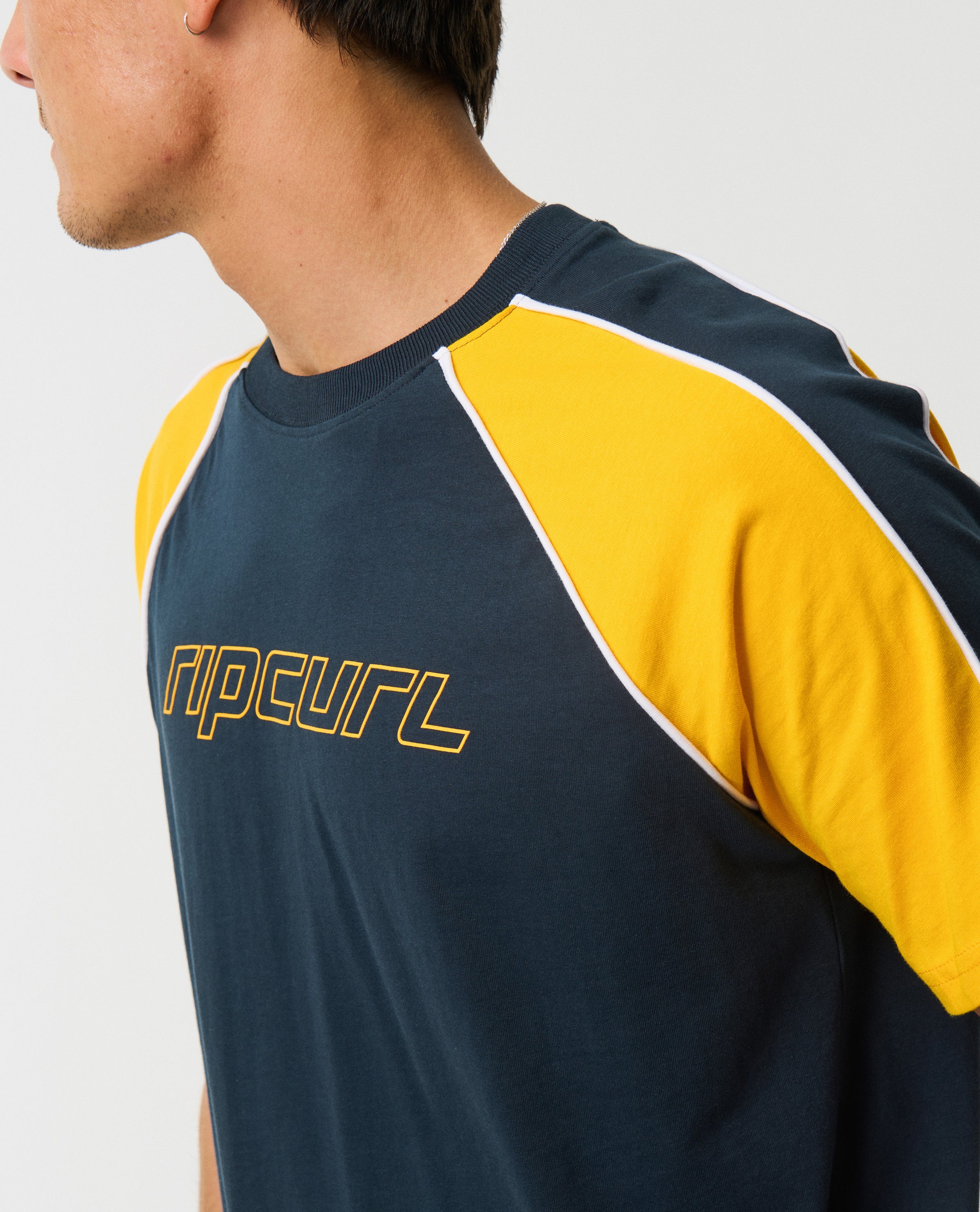 PANEL BEATER TEE - navy/yellow